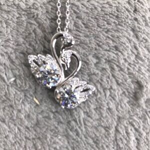 Elegant Silver Double Swan Pendant Necklace 925 Moissanite